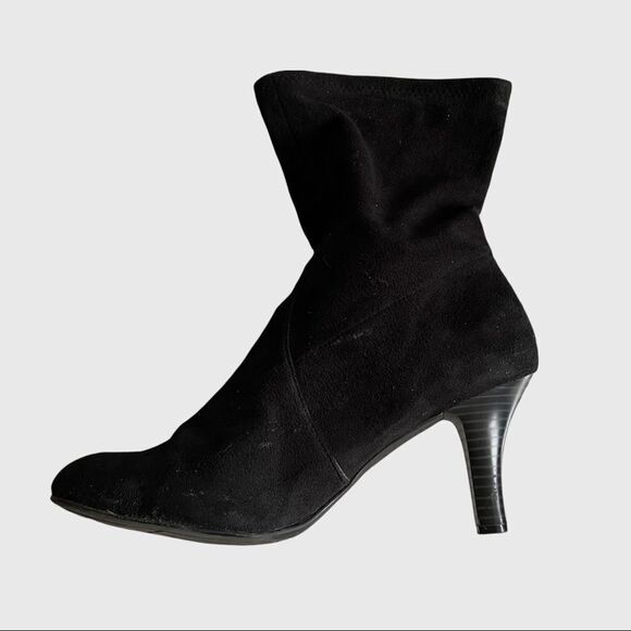 TOMMY HILFIGER Black Faux Suede Pull On Ankle Boots Heel  10 - Picture 3 of 12